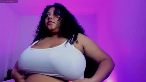 Snapshot of ayliinn_ chatting on 14, 10, 2025 Ayliinn online show from 14, 10, 2025