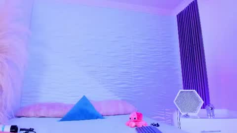 Snapshot of aylinlove_ chatting on 5, 7, 2026 aylinlove_ online show from 5, 7, 2026