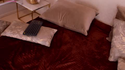 Aylin Millerxs online show from 10, 12, 2024