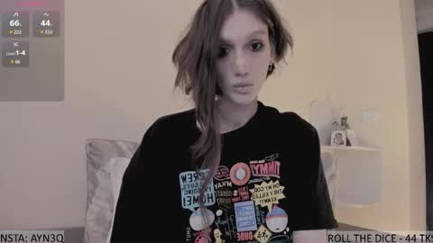 Snapshot of ayn3q chatting on 1, 11, 2025 AYNEK fansly online show from 1, 11, 2025