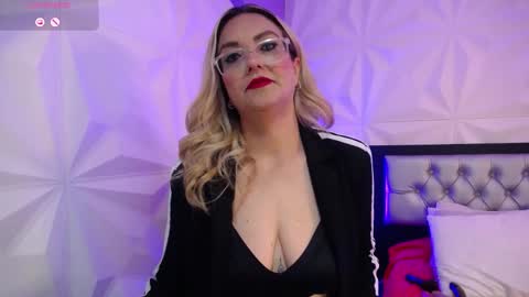 Snapshot of azaahara_ chatting on 2, 3, 2026 Azahara online show from 2, 3, 2026