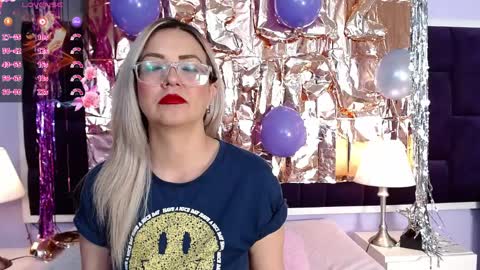 Snapshot of azaahara_ chatting on 1, 4, 2026 Azahara online show from 1, 4, 2026