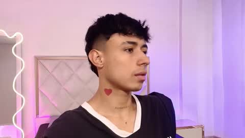 aziel_tay online show from 6, 10, 2025