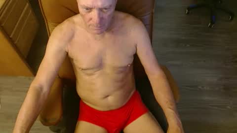 Snapshot of azmichael5 chatting on 20, 10, 2025 Mike online show from 20, 10, 2025