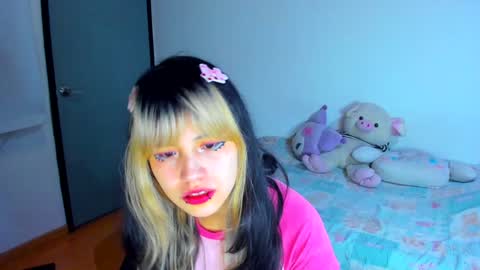 Snapshot of azu_moure chatting on 18, 1, 2025 Azu Moure online show from 18, 1, 2025
