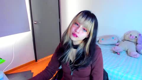 Snapshot of azu_moure chatting on 18, 1, 2025 Azu Moure online show from 18, 1, 2025