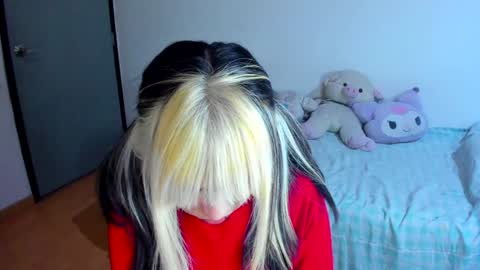 Snapshot of azu_moure chatting on 30, 1, 2025 Azu Moure online show from 30, 1, 2025