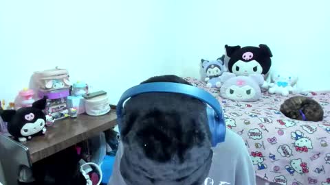 Snapshot of azu_moure chatting on 15, 9, 2025 Azu Moure online show from 15, 9, 2025