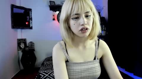 Azu Moure online show from 10, 10, 2025