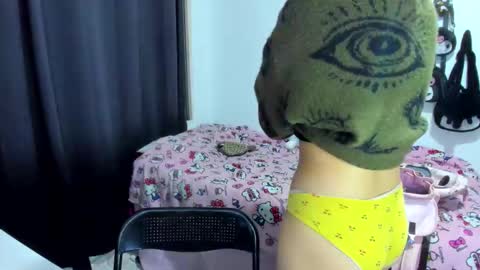 Azu Moure online show from 28, 11, 2025