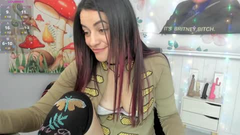 Azucena R online show from 1, 2, 2025