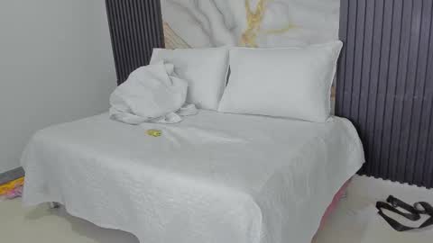 Snapshot of azul_honey chatting on 8, 10, 2025  HONEY AZUL   online show from 8, 10, 2025