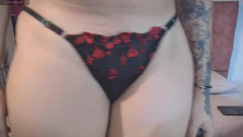 Snapshot of azul_honey chatting on 27, 5, 2026 HONEY AZUL online show from 27, 5, 2026