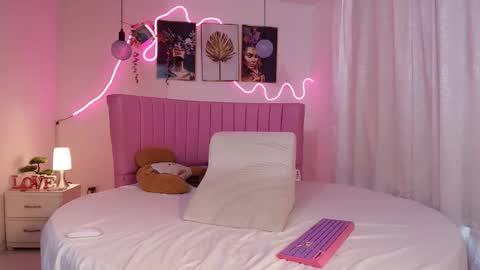 PRINCESS AZUL. online show from 16, 5, 2026