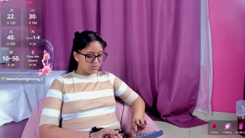 Snapshot of azul_moonn chatting on 8, 11, 2025 azul_moonn online show from 8, 11, 2025