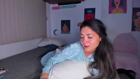 azumie online show from 18, 2, 2025