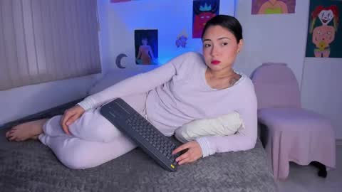 azumie online show from 25, 2, 2025