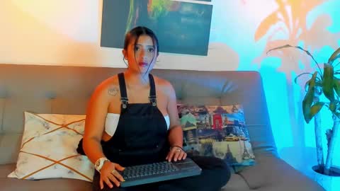 Snapshot of azuraby chatting on 4, 2, 2025 Azuraby online show from 4, 2, 2025