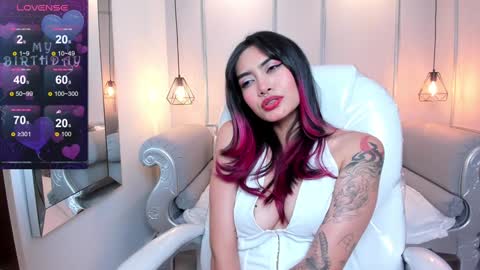 Azura online show from 1, 2, 2025