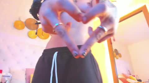 Snapshot of b3k_afrodict chatting on 19, 11, 2025 Anny online show from 19, 11, 2025