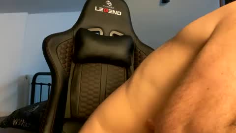 b4dafall44 online show from 17, 1, 2025