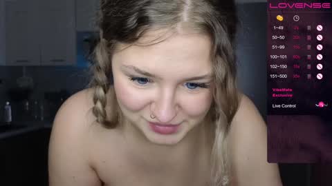 Snapshot of b_e_l_l_a__t_r_i_x chatting on 23, 12, 2024 Bella Wooowww online show from 23, 12, 2024