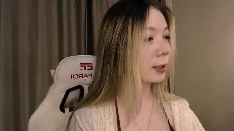 Snapshot of babby_rabbit_ chatting on 17, 10, 2025 Cute Raby online show from 17, 10, 2025