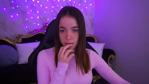 Snapshot of babe_dollie chatting on 17, 3, 2026 Babe online show from 17, 3, 2026