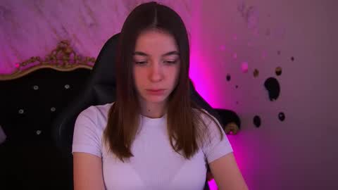 Snapshot of babe_dollie chatting on 24, 3, 2026 Babe online show from 24, 3, 2026