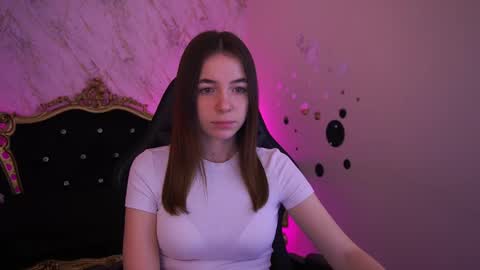 Snapshot of babe_dollie chatting on 2, 4, 2026 Babe online show from 2, 4, 2026