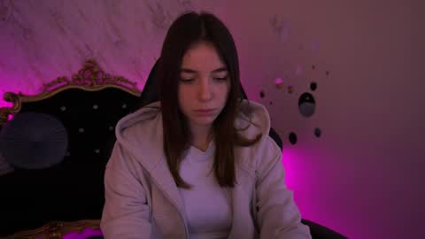 Snapshot of babe_dollie chatting on 4, 4, 2026 Babe online show from 4, 4, 2026