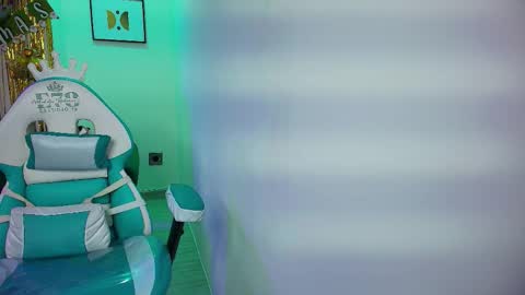 Snapshot of babe_kiitty chatting on 19, 12, 2025 babe_kiitty online show from 19, 12, 2025