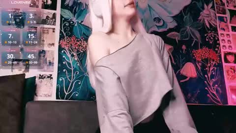 babe_moister online show from 5, 10, 2025