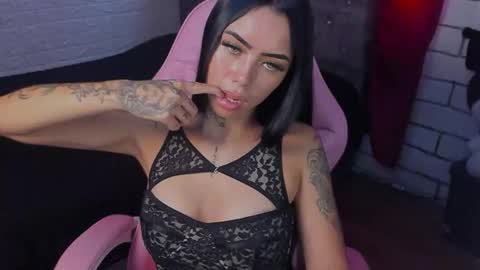 Snapshot of babee_04 chatting on 23, 11, 2025 babee online show from 23, 11, 2025