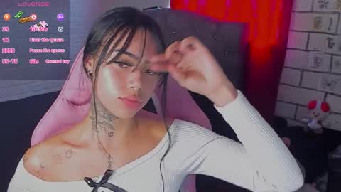 Snapshot of babee_04 chatting on 29, 11, 2025 babee online show from 29, 11, 2025