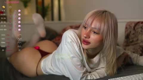 Snapshot of babeholly chatting on 15, 2, 2025 Hey Im your angel Holly online show from 15, 2, 2025