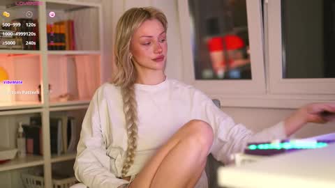 Snapshot of babeholly chatting on 24, 10, 2025 Hey Im your angel Holly online show from 24, 10, 2025