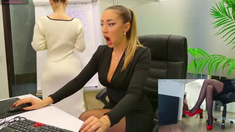 Snapshot of babesgowild chatting on 29, 1, 2025 Olivia and Lexi online show from 29, 1, 2025