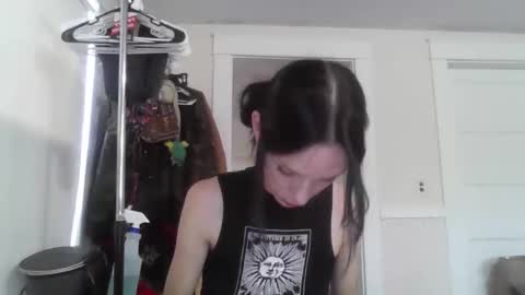 Fern Browning online show from 16, 10, 2025