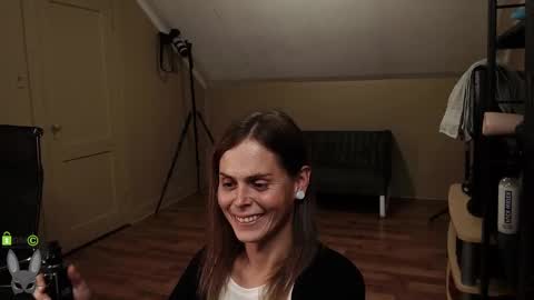 Snapshot of baby_bunny33 chatting on 21, 9, 2025 Beccy online show from 21, 9, 2025