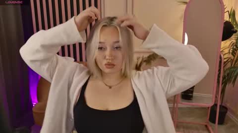 L O L I T A online show from 20, 12, 2025