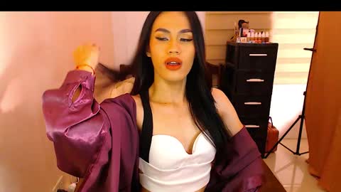 Nathalia online show from 10, 10, 2025