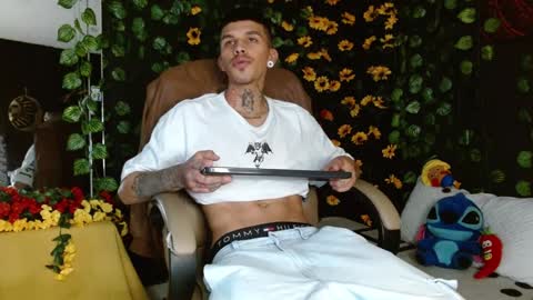 Snapshot of baby_gio chatting on 2, 12, 2024 OF GxoXabs online show from 2, 12, 2024