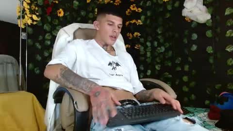 Snapshot of baby_gio chatting on 16, 12, 2024 OF GxoXabs online show from 16, 12, 2024