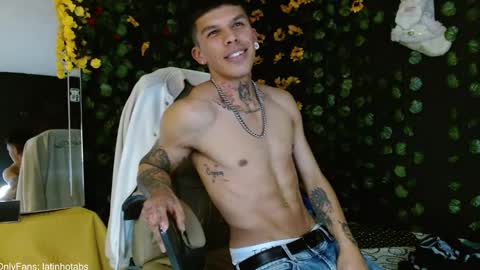 Snapshot of baby_gio chatting on 20, 12, 2024 OF GxoXabs online show from 20, 12, 2024