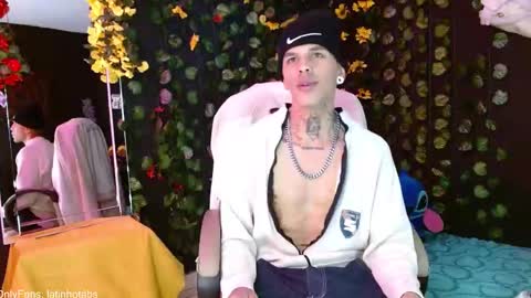 Snapshot of baby_gio chatting on 24, 12, 2024 OF GxoXabs online show from 24, 12, 2024