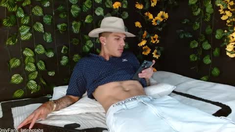 Snapshot of baby_gio chatting on 17, 1, 2025 OF GxoXabs online show from 17, 1, 2025