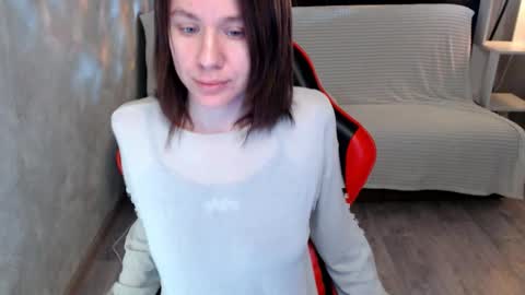 baby_kitte online show from 4, 12, 2025