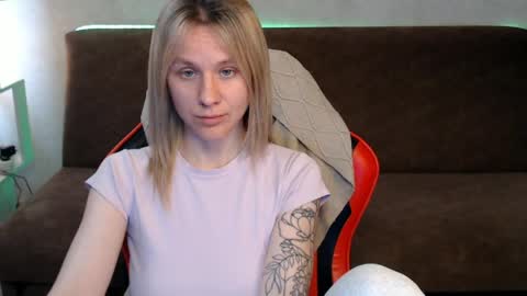 baby_kitte online show from 11, 5, 2026