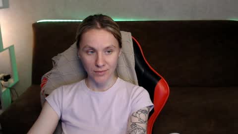 baby_kitte online show from 11, 5, 2026